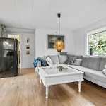 Сasa de vacaciones 2 Bedroom Amazing In *