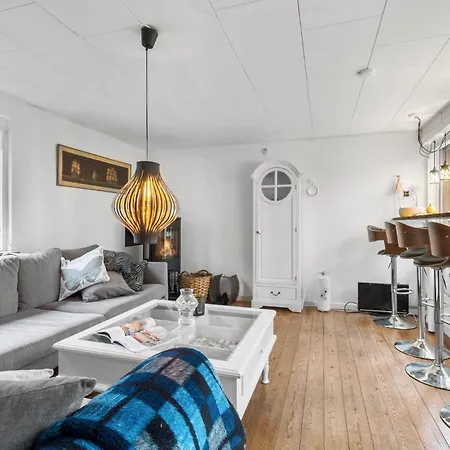2 Bedroom Amazing In Casa vacanze *